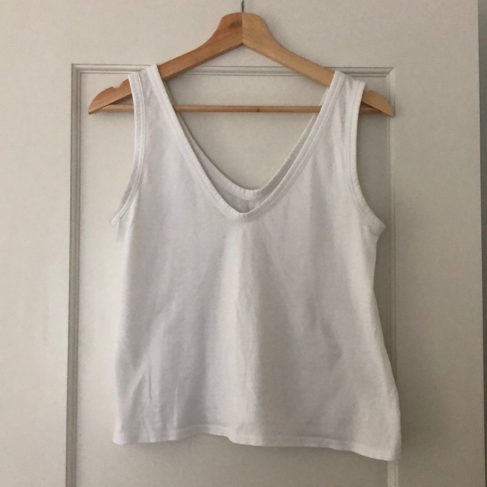 Everlane v neck tank